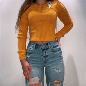 Mustard Yellow Sweater 🐝